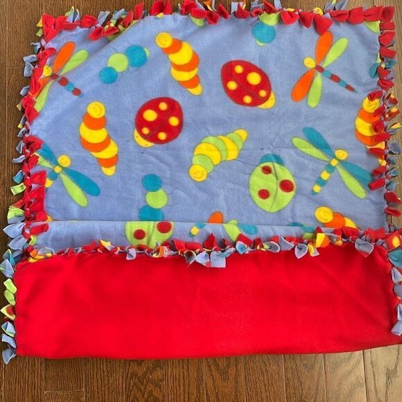 Fleece Tie Knot Kids Throw Blanket Nap Pad Reversible New Homemade 31”x‎ 53” - Picture 1 of 4